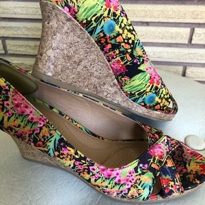 Dexflex Comfort Floral Wedge Sandals - Size 8